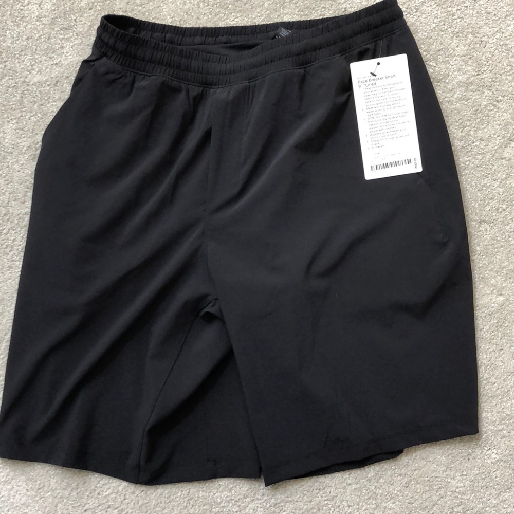 Men’s lululemon pace breaker short size M